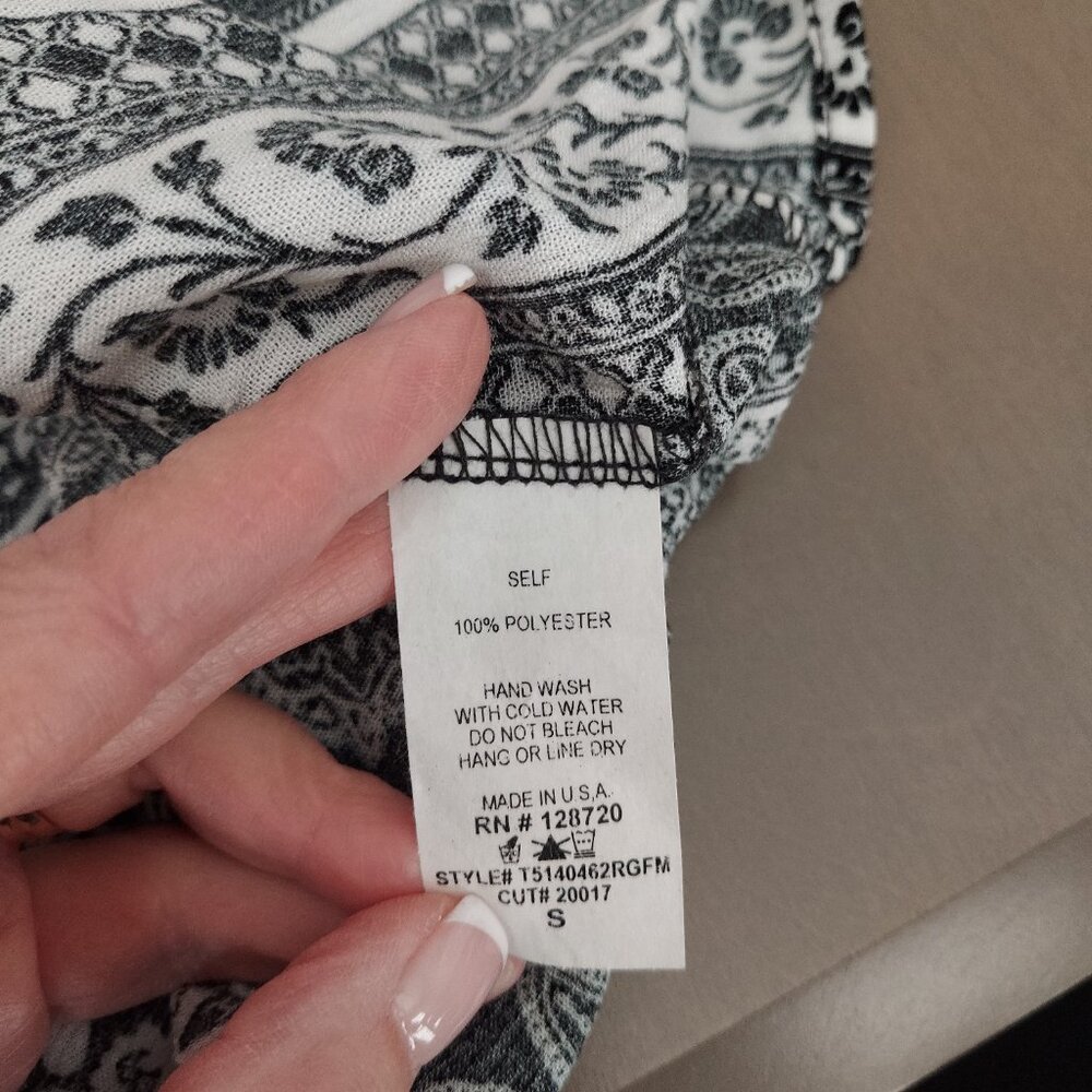 NWOT Buttons blouse - Picture 4 of 4